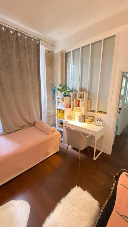 Villa Lepic, Luxury Flat In Montmartre With Private Terrasse-Appartement Entier ปารีส ภายนอก รูปภาพ
